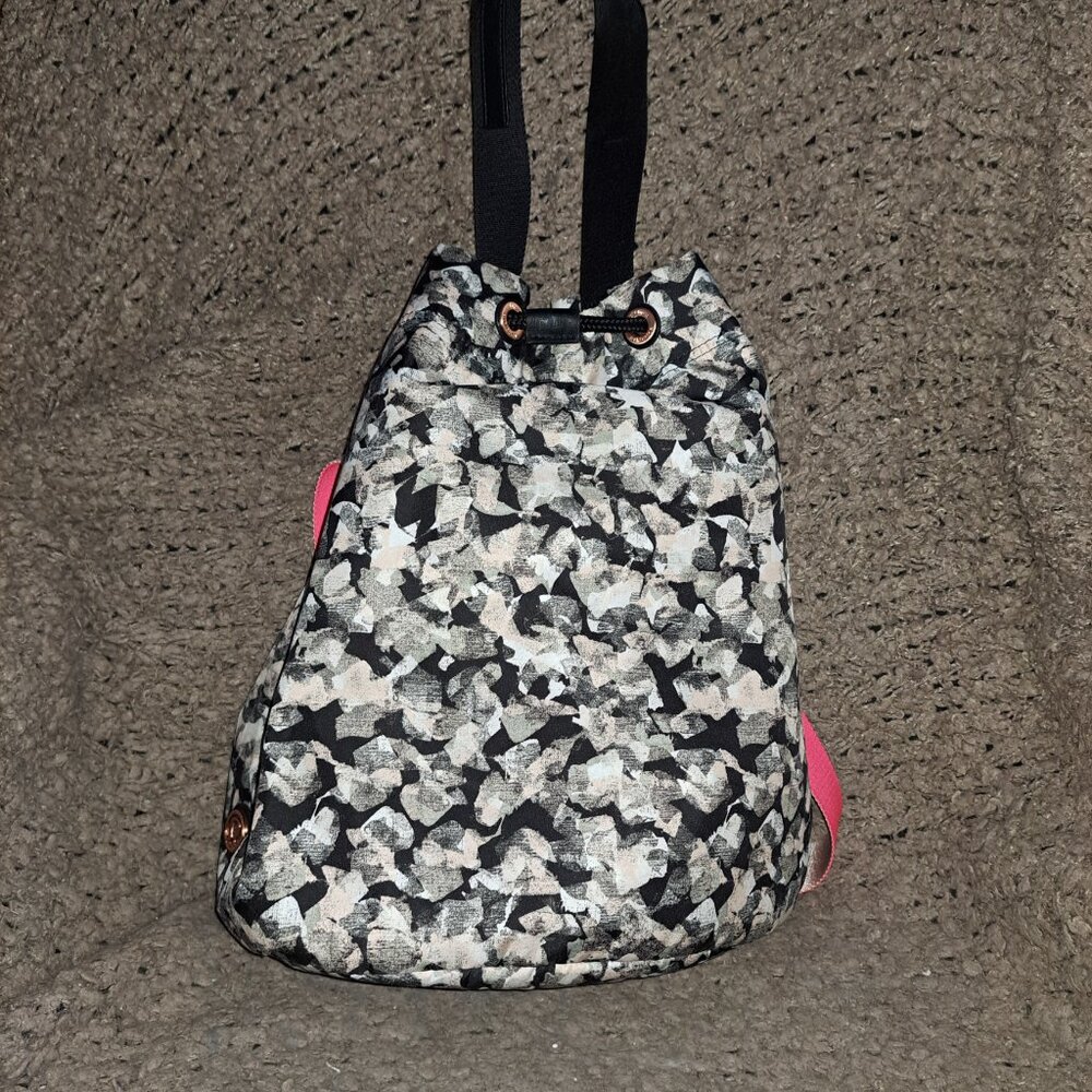 LULULEMON-Sweat To Street-Hobo Bag-Mystic Jungle Butter Pink-No Pouch-Near Mint - Picture 4 of 6
